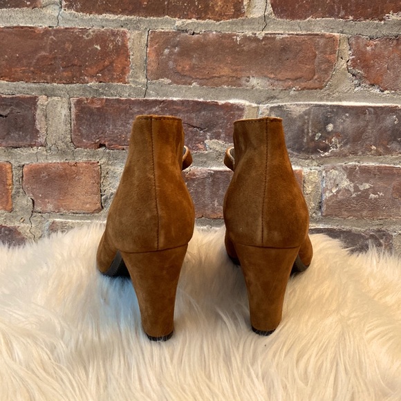 Eric Michael Suede Heels/Booties, Size 5.5 - Picture 8 of 16